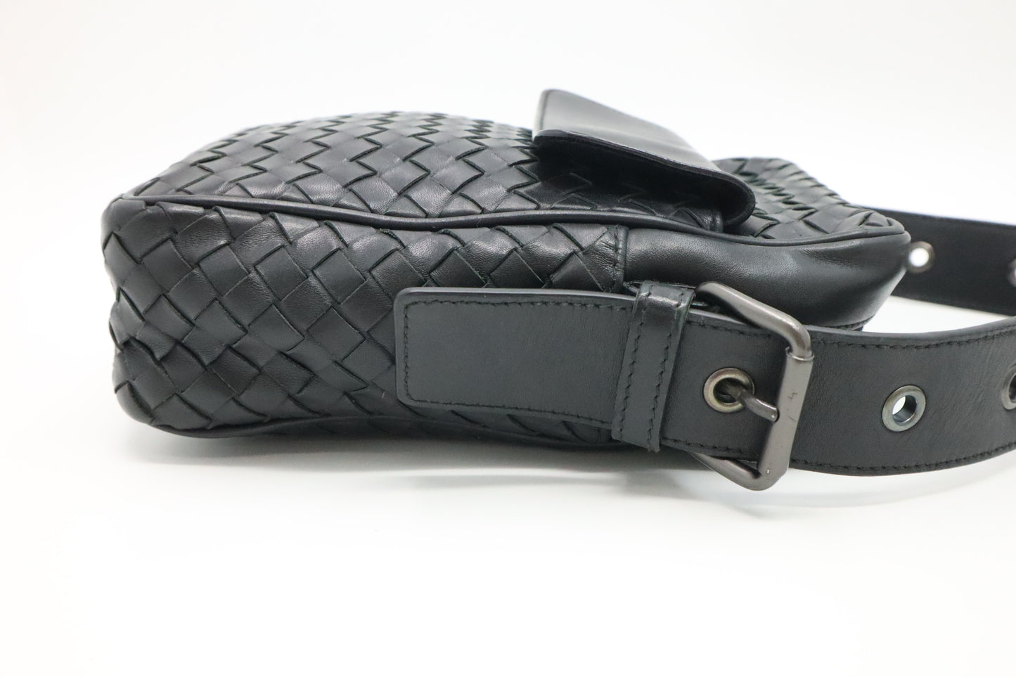 Bottega Veneta Shoulder Bag in Black Intrecciato Leather