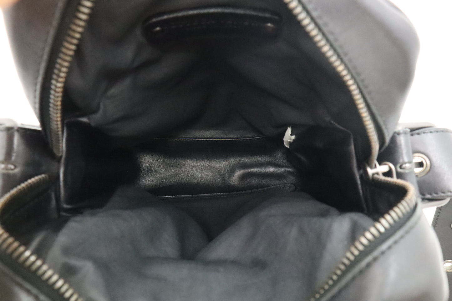 Bottega Veneta Shoulder Bag in Black Intrecciato Leather