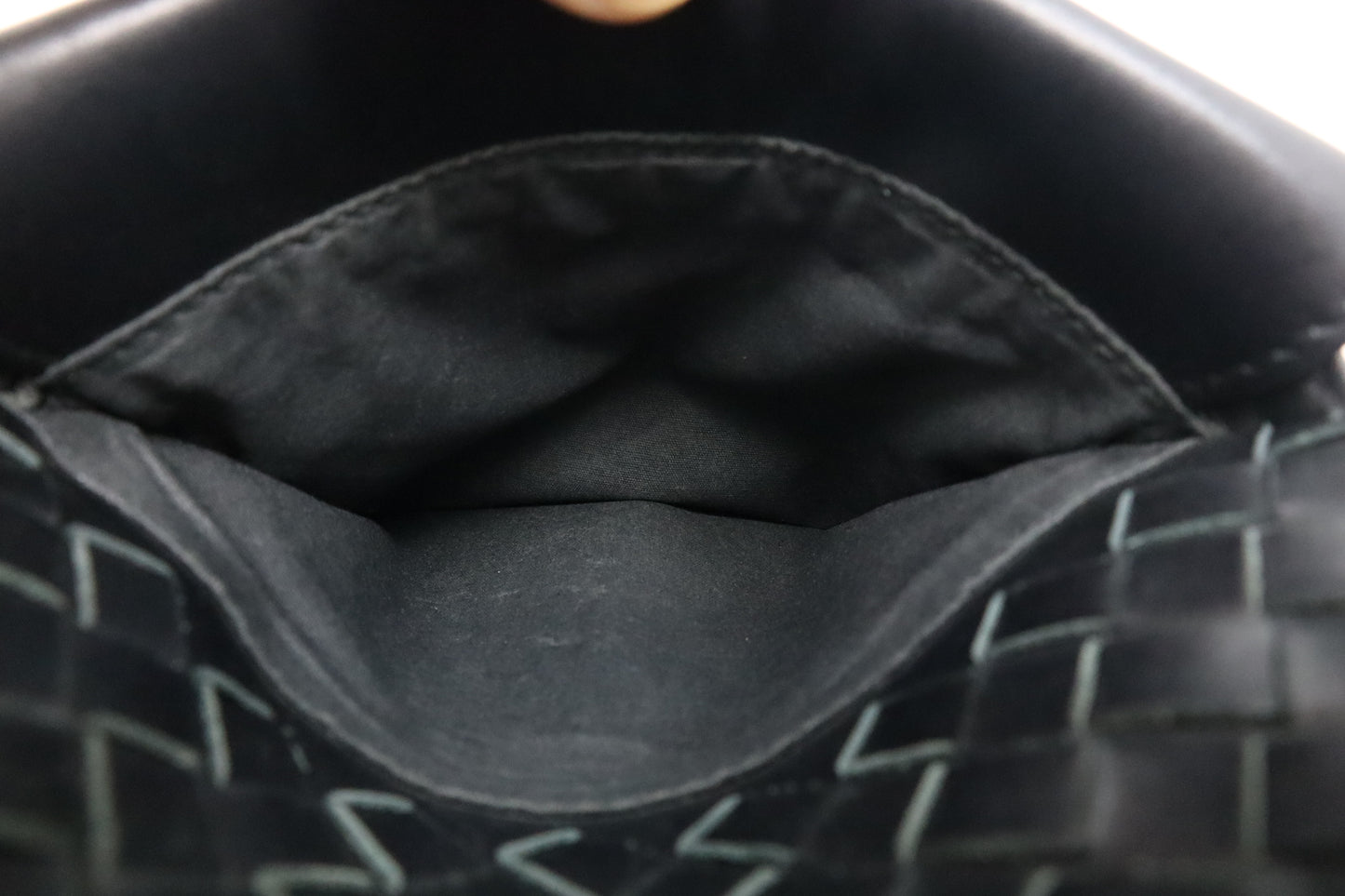 Bottega Veneta Shoulder Bag in Black Intrecciato Leather