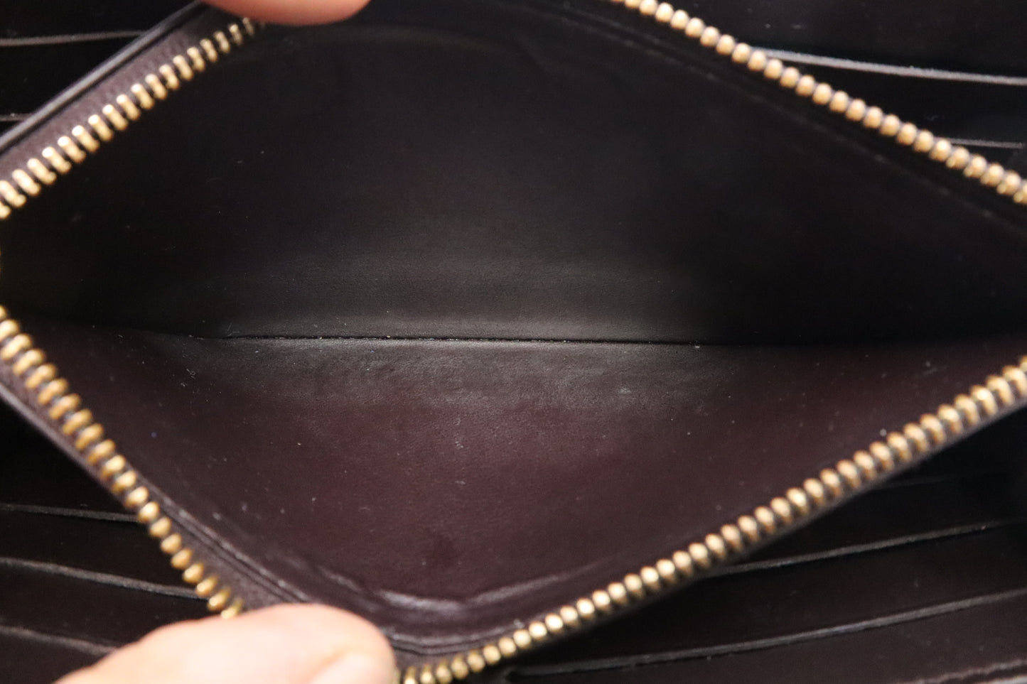 Louis Vuitton Sarah Wallet in Amarante Vernis Leather