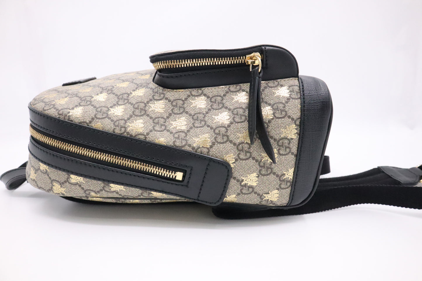 Gucci Small Backpack in GG Supreme Canvas with Bees