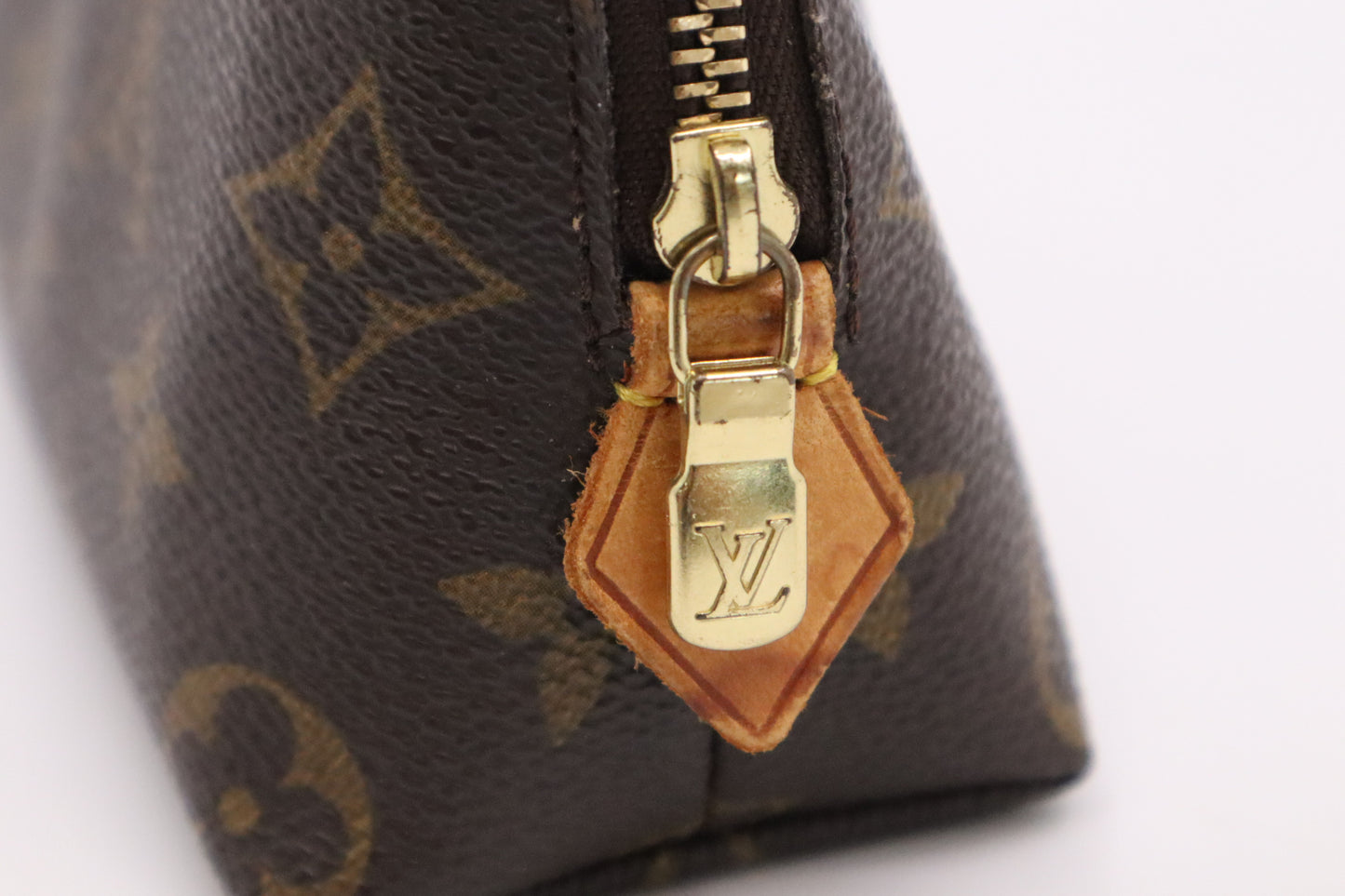 Louis Vuitton Pochette Cosmetics PM in Monogram Canvas