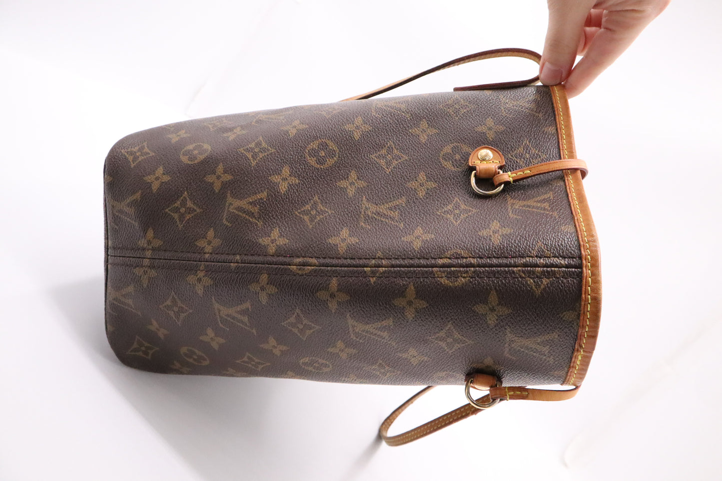 Louis Vuitton Neverfull MM in Monogram Canvas