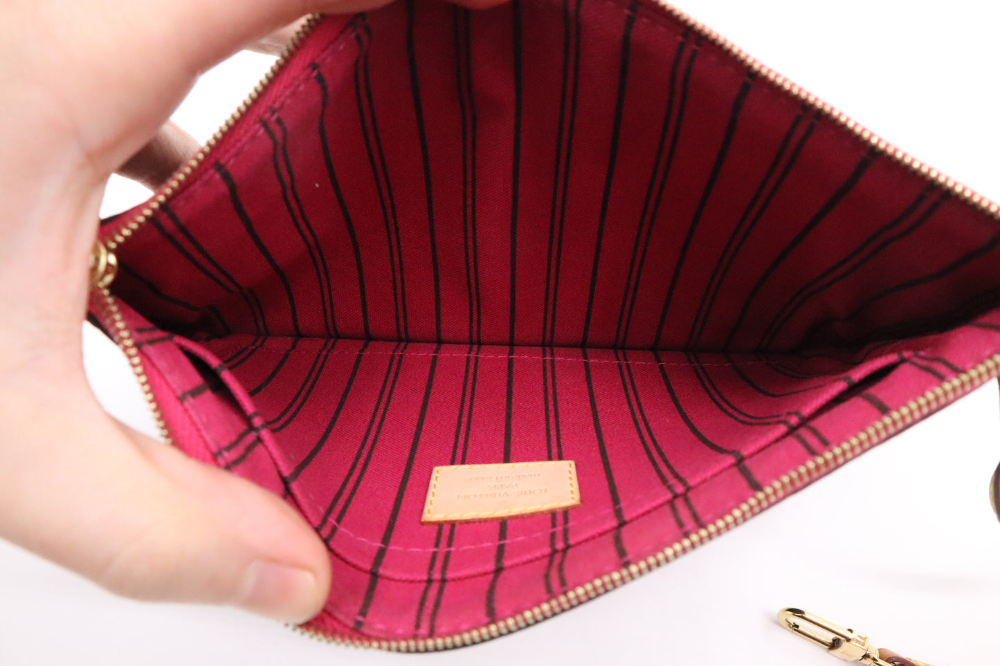 Louis Vuitton Neverfull Pouch in Monogram Canvas