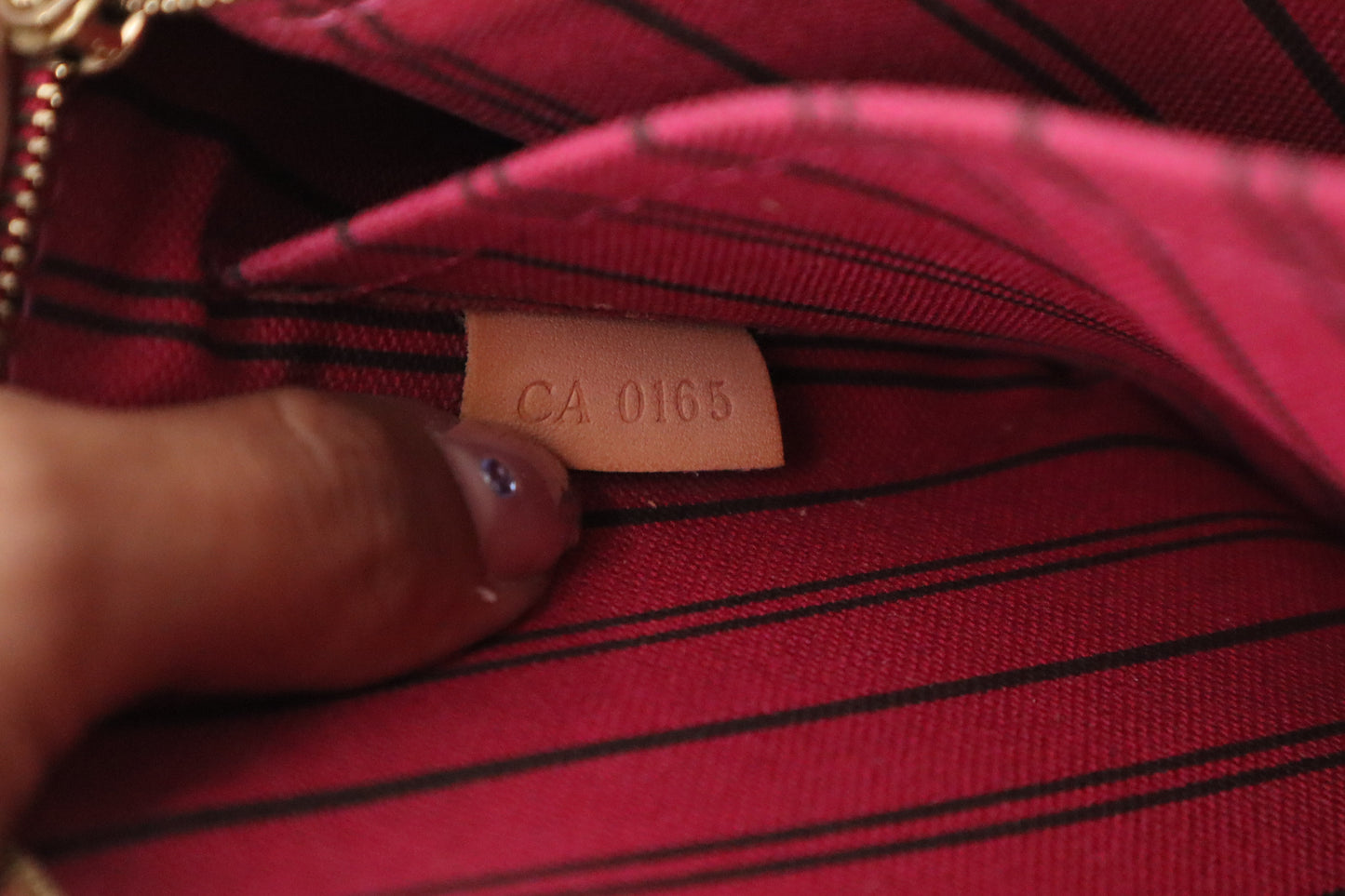 Louis Vuitton Neverfull Pouch in Monogram Canvas