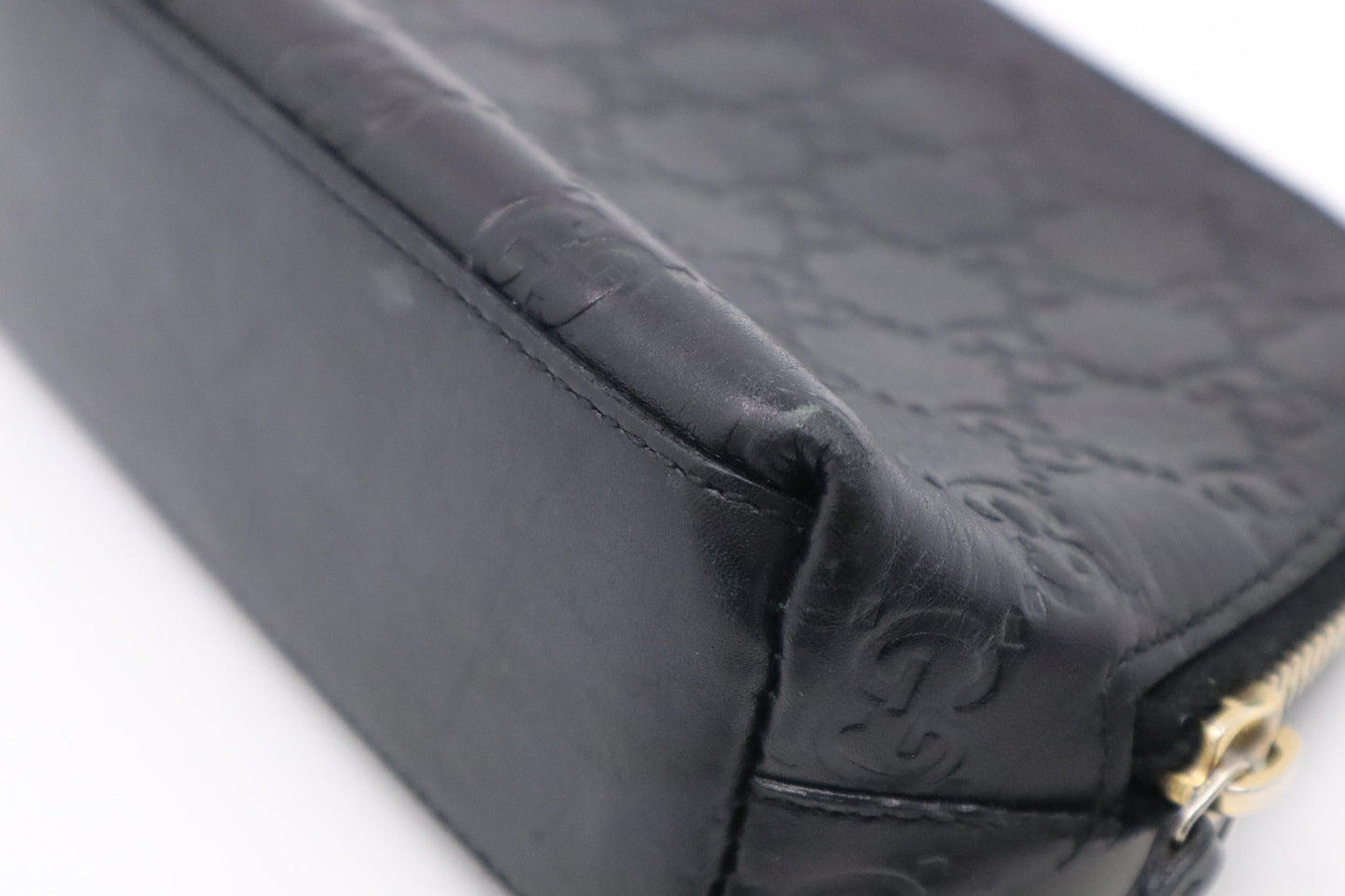 Gucci Pouch in Black Guccissima Leather