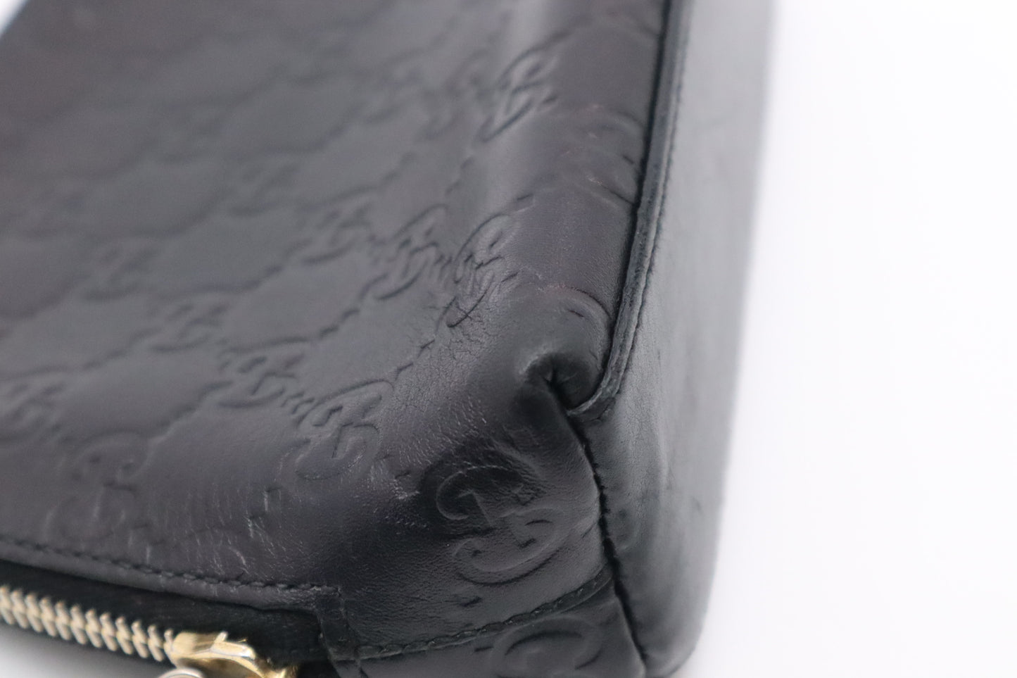 Gucci Pouch in Black Guccissima Leather