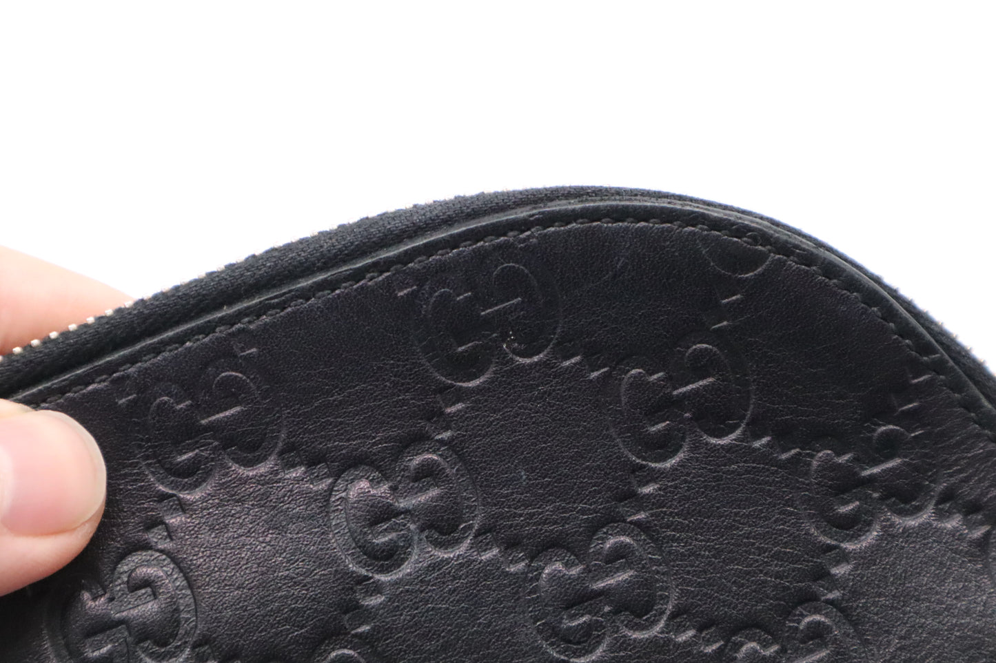 Gucci Pouch in Black Guccissima Leather