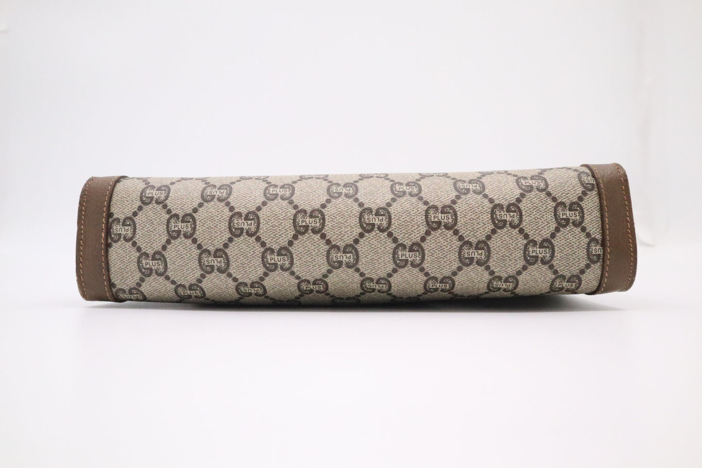 Gucci Plus Clutch in GG Supreme Canvas