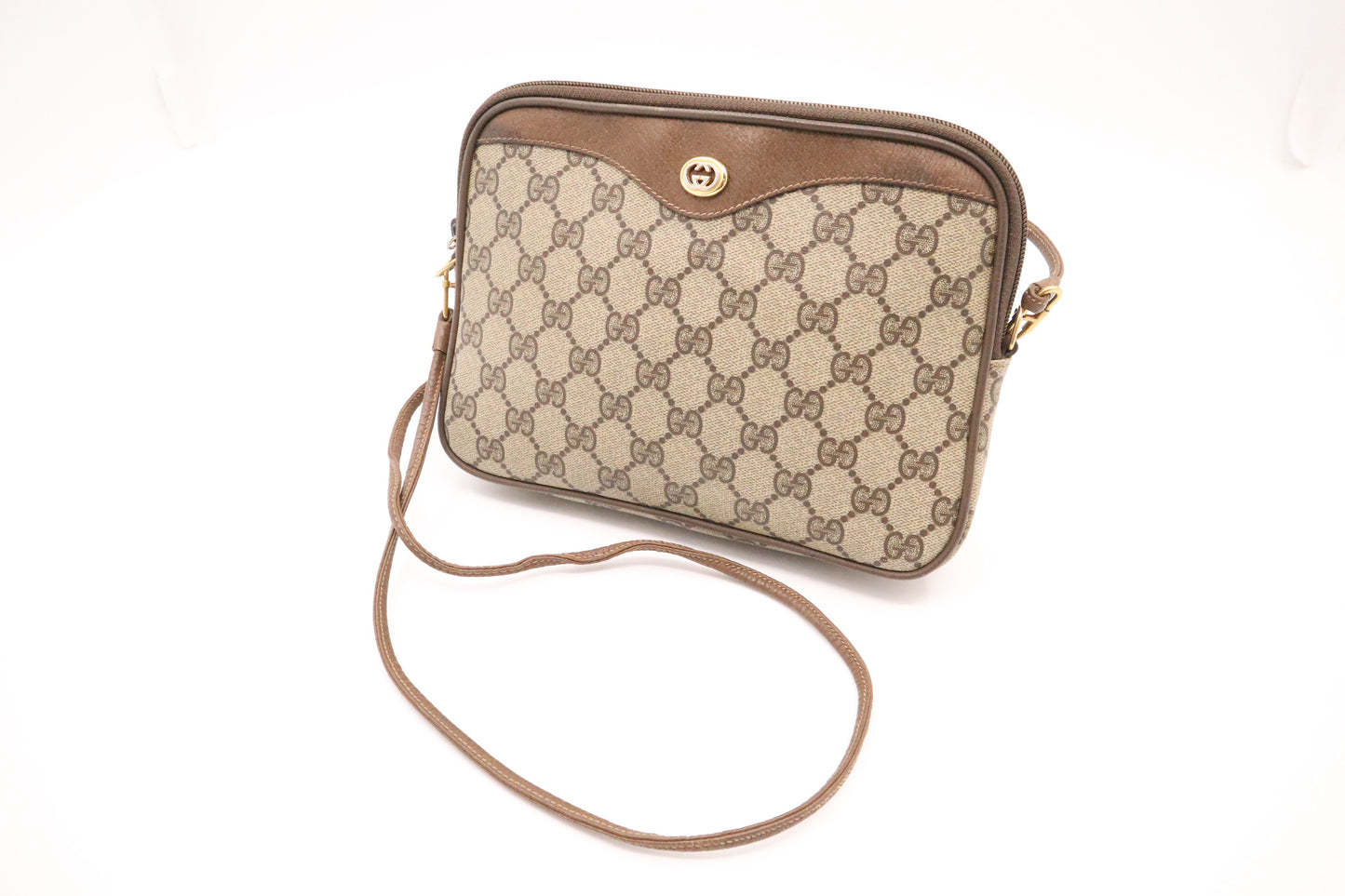 Gucci Shoulder Bag in GG Supreme Canvas