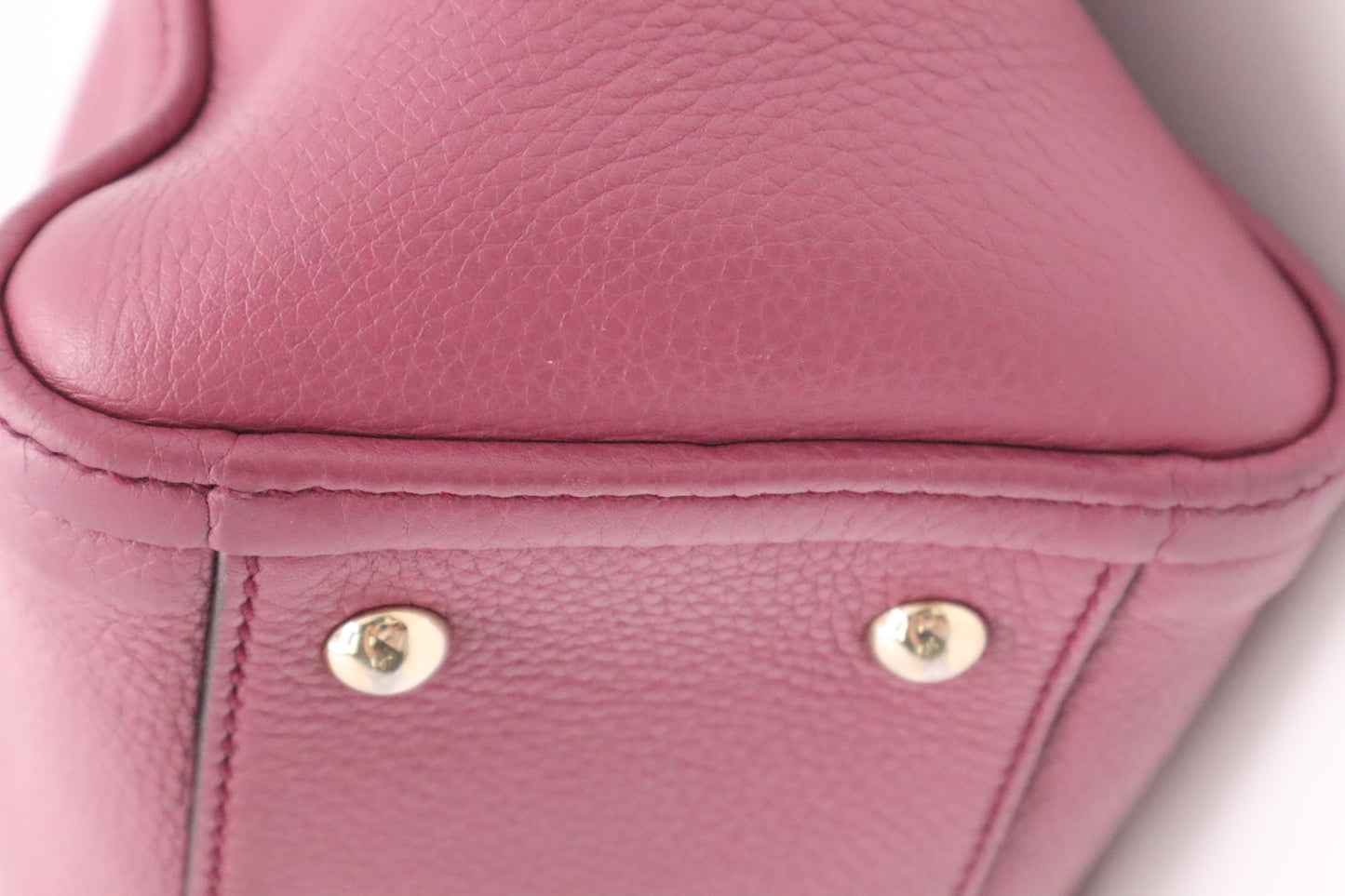 Gucci Soho Handbag in Purple Leather
