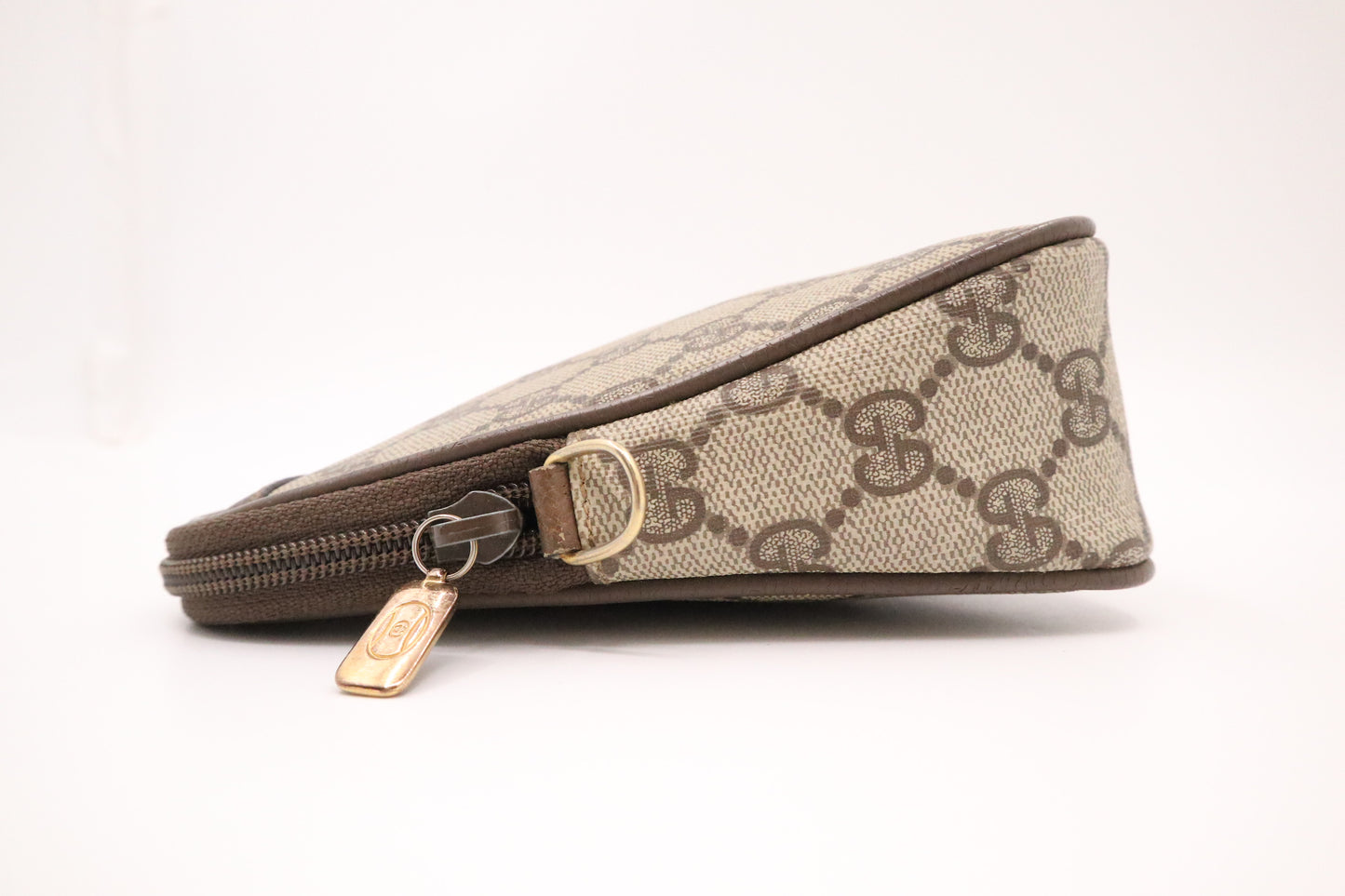 Gucci Shoulder Bag in GG Supreme Canvas