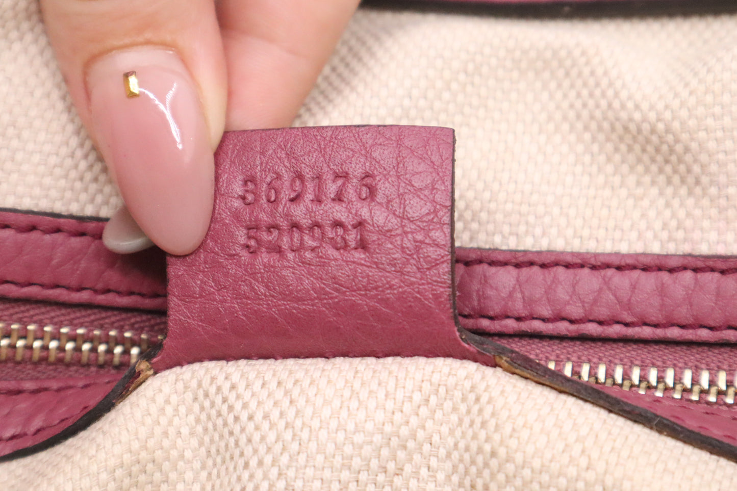 Gucci Soho Handbag in Purple Leather