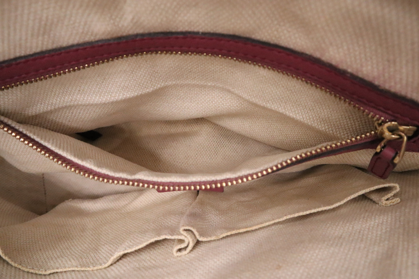 Gucci Soho Handbag in Purple Leather