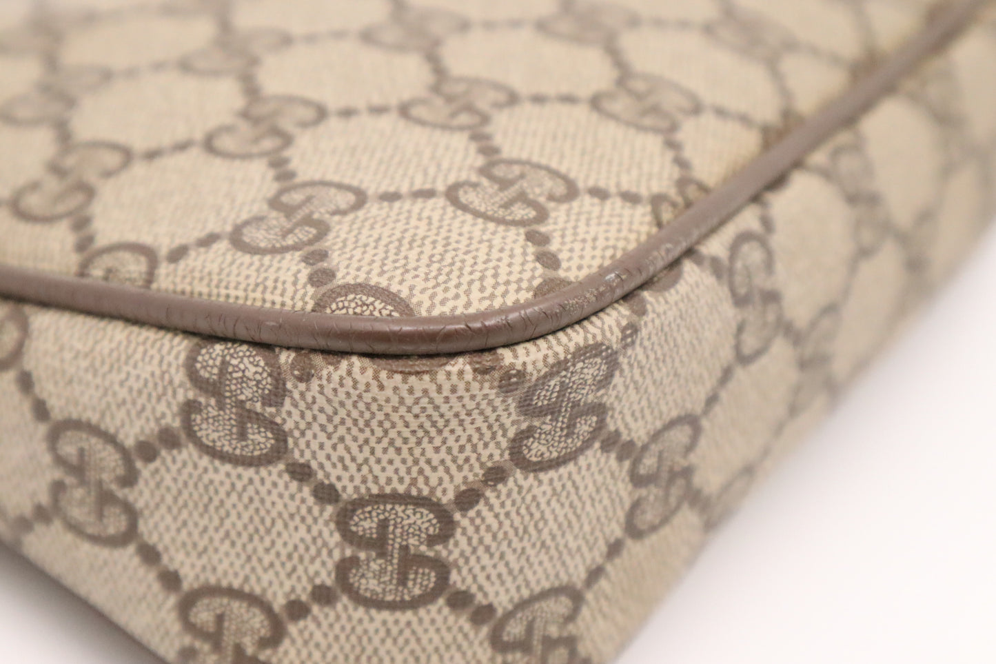 Gucci Shoulder Bag in GG Supreme Canvas