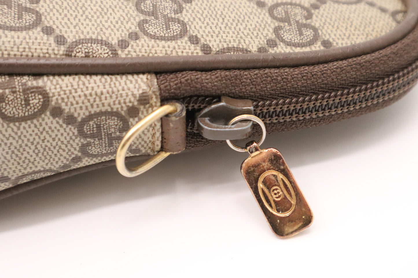 Gucci Shoulder Bag in GG Supreme Canvas