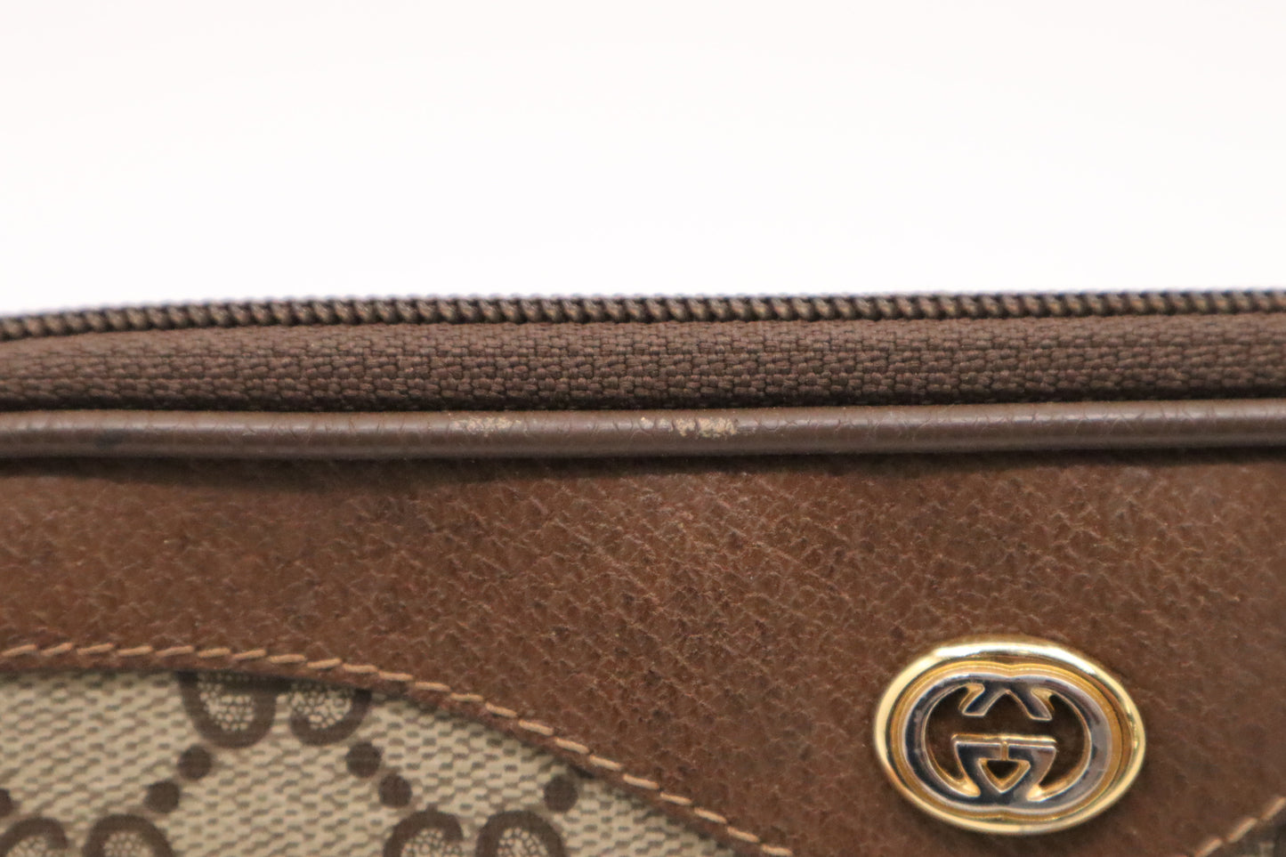 Gucci Shoulder Bag in GG Supreme Canvas