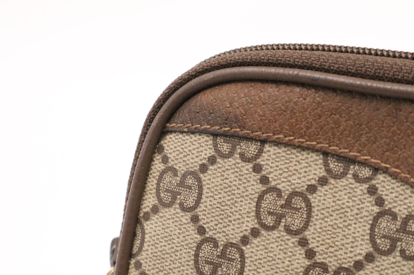 Gucci Shoulder Bag in GG Supreme Canvas