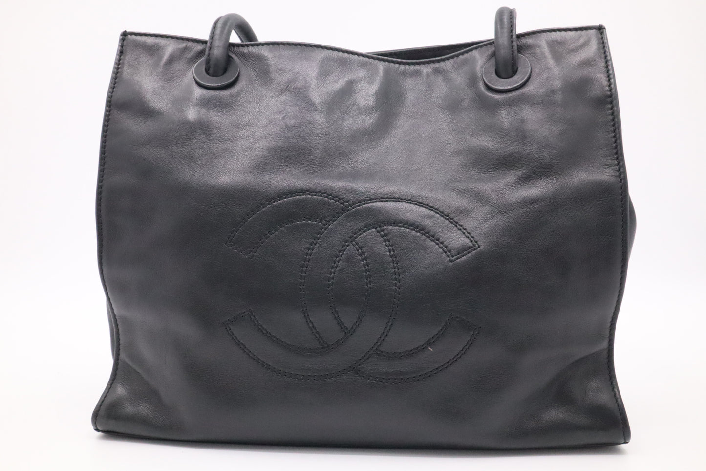 Chanel Tote in Black Leather