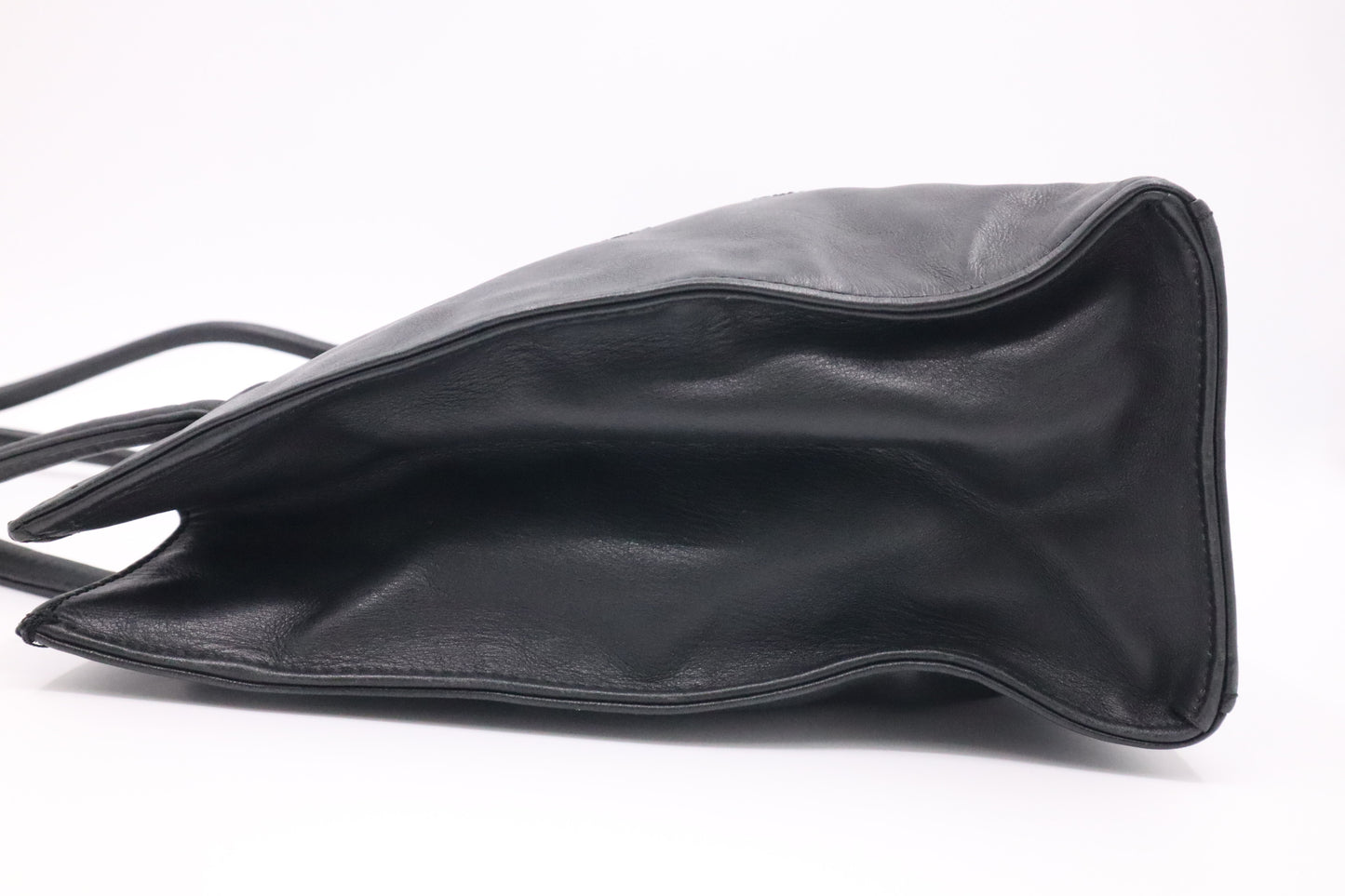Chanel Tote in Black Leather