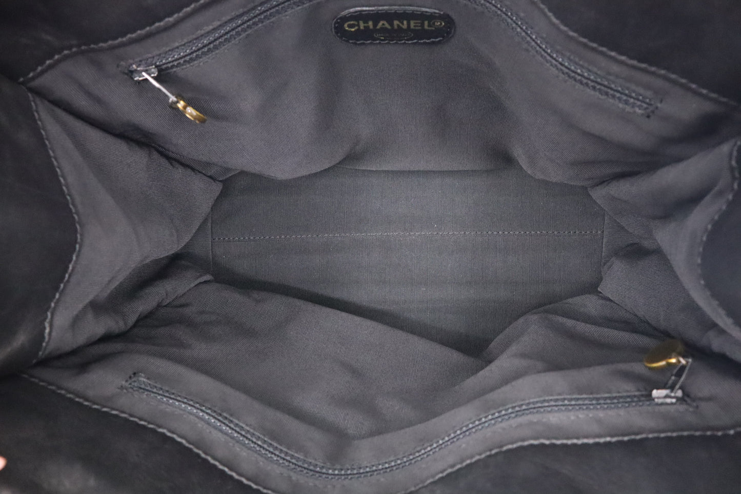 Chanel Tote in Black Leather