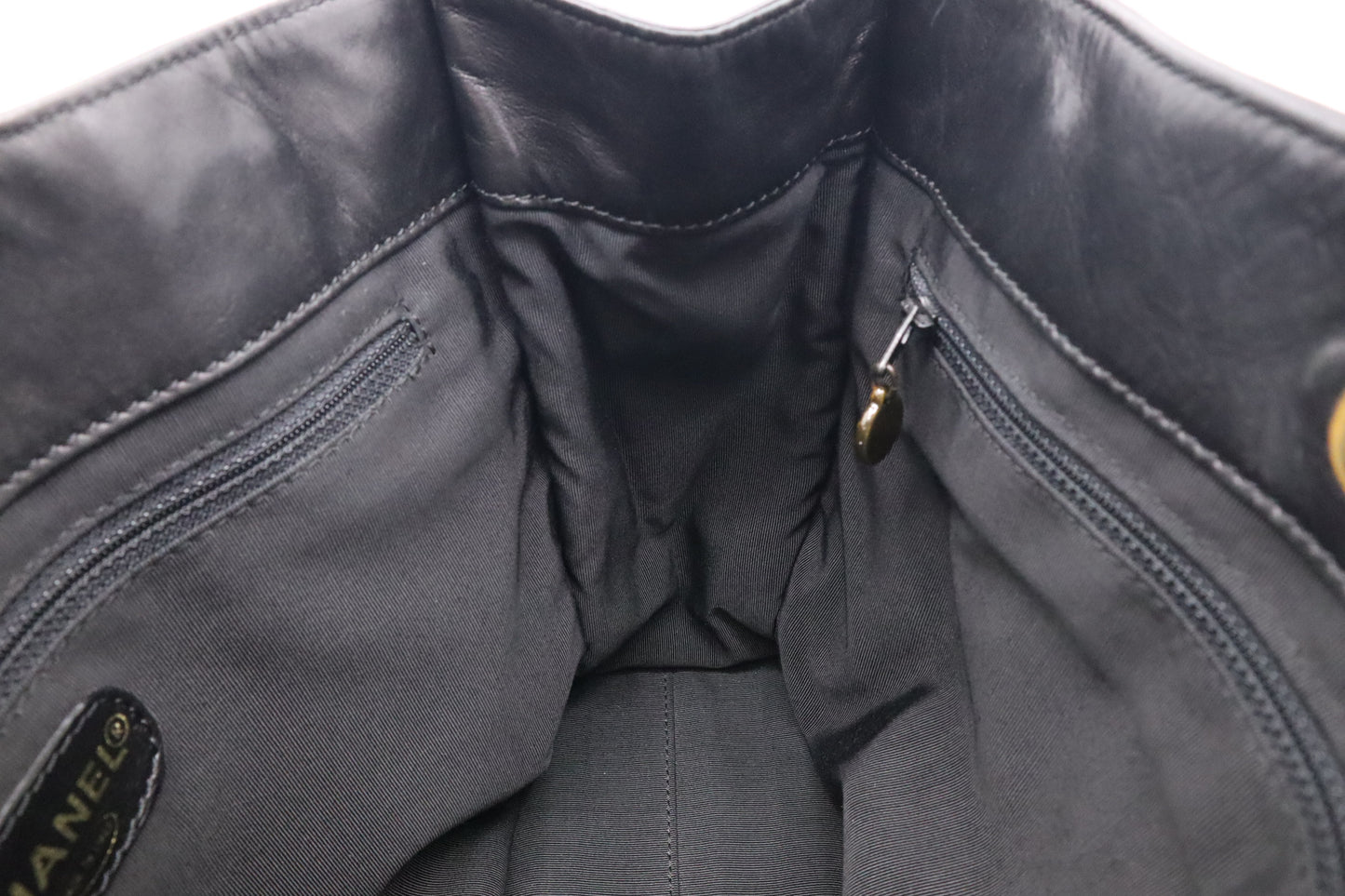Chanel Tote in Black Leather