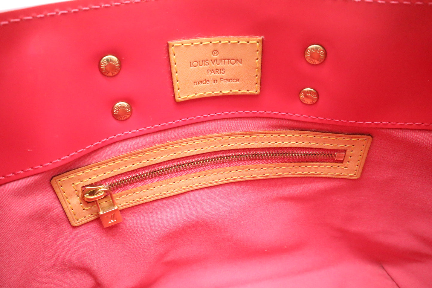 Louis Vuitton Reade PM in Framboise Vernis Leather