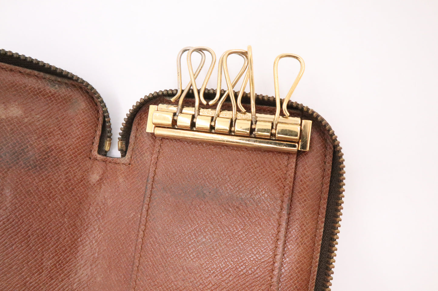 Louis Vuitton Zip Around 6 Key Holder Case in Monogram Canvas