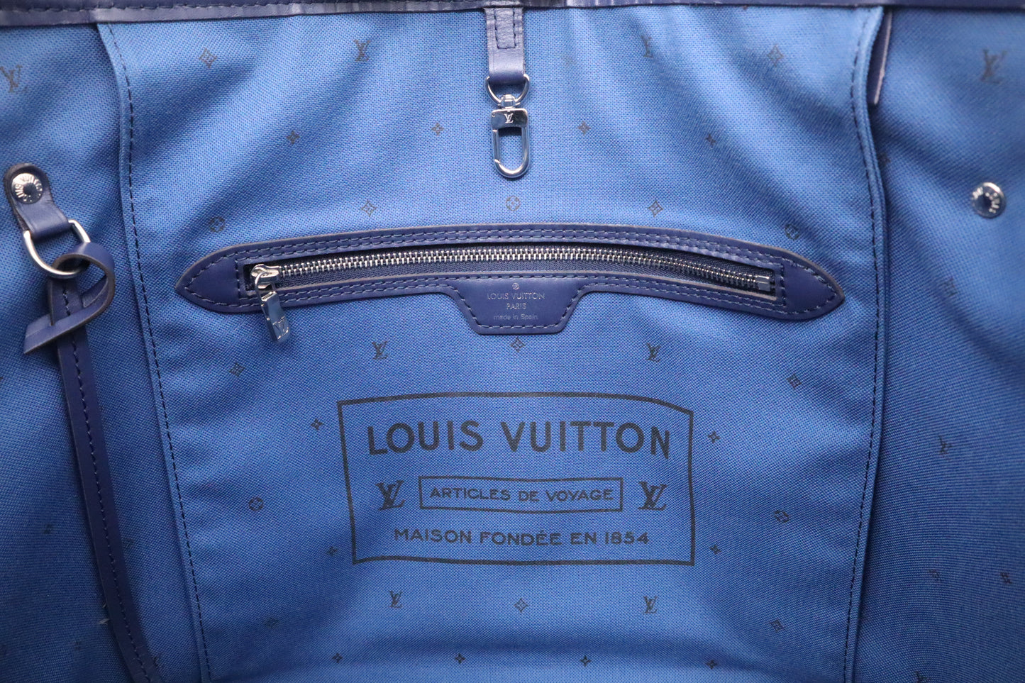 Neverfull MM in Blue Escale Monogram Canvas