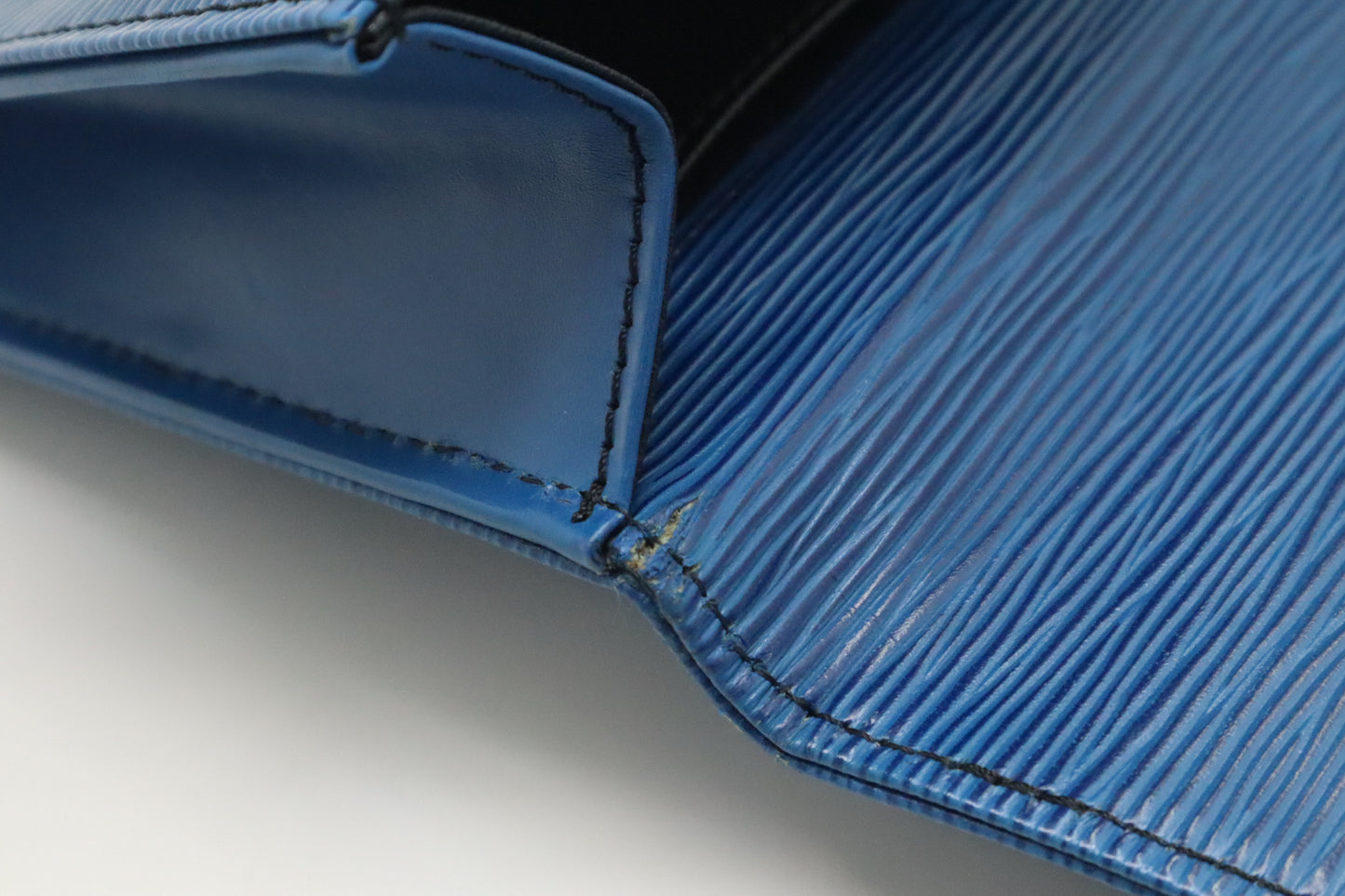 Louis Vuitton Iena Clutch in Blue Epi Leather