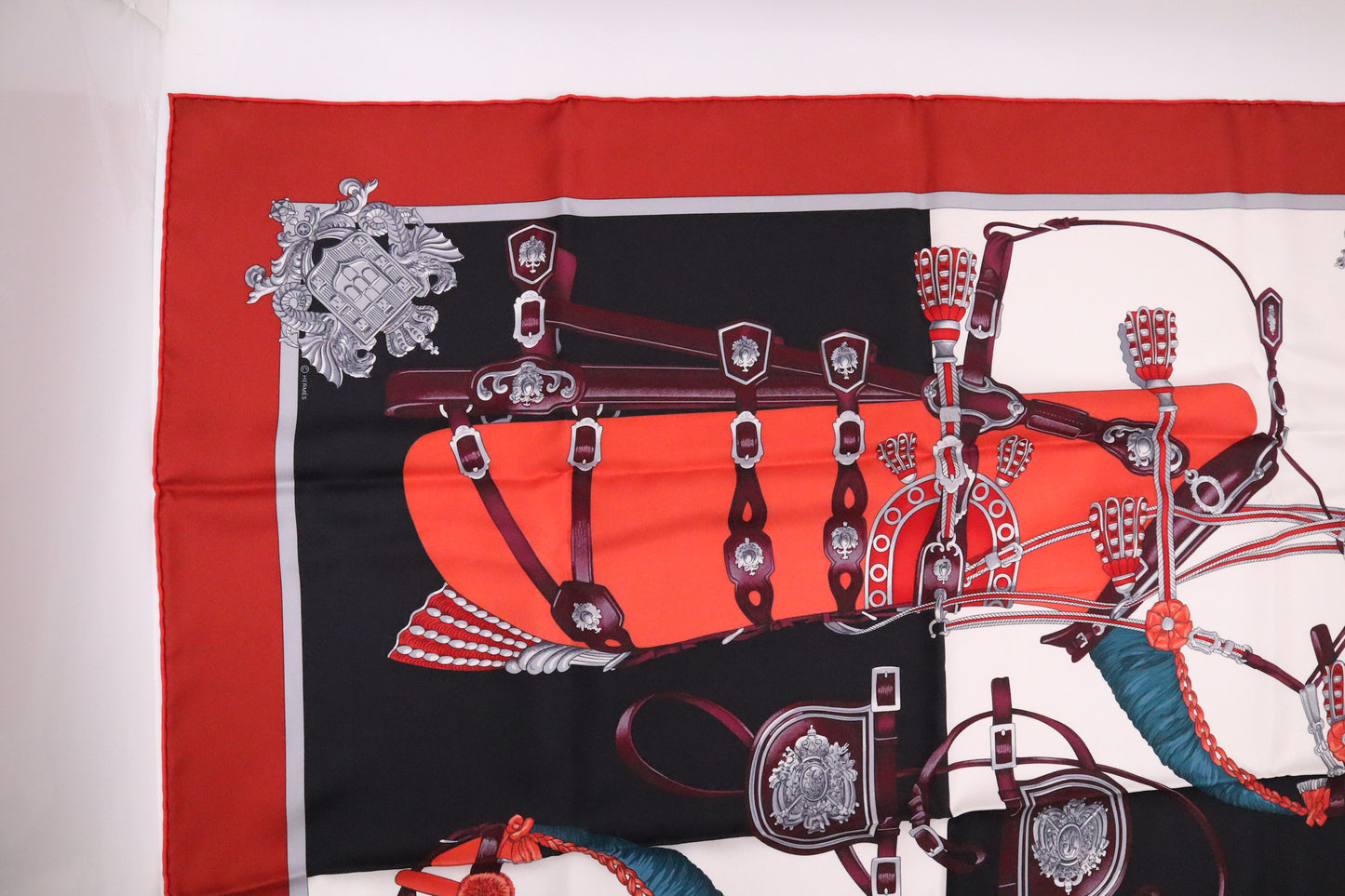 Hermes Harnais De Cour Carre 90 in Silk