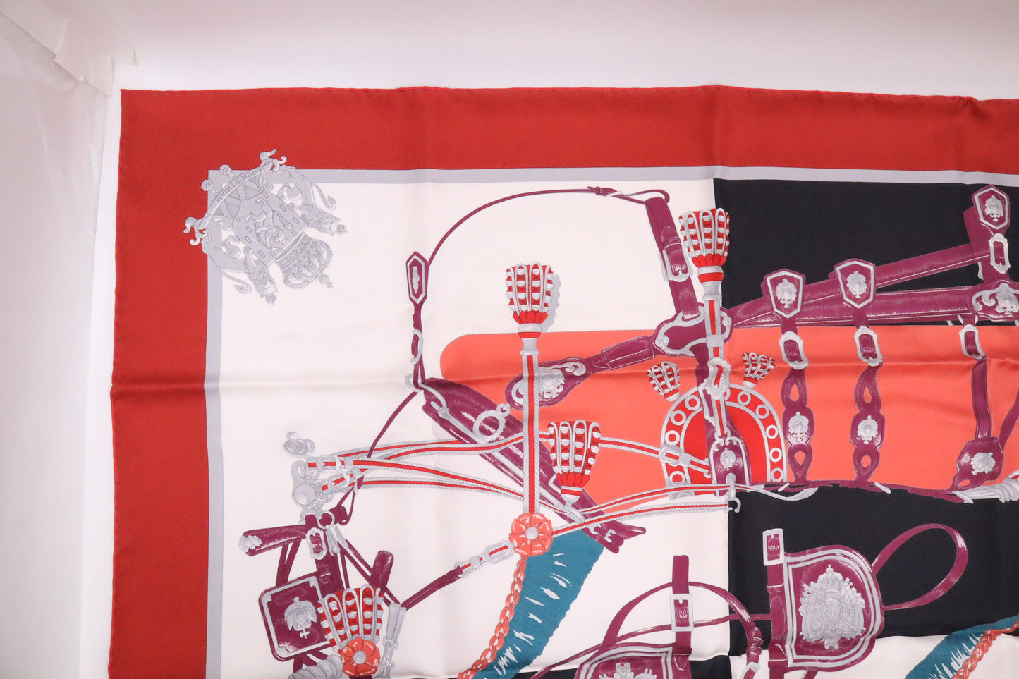 Hermes Harnais De Cour Carre 90 in Silk