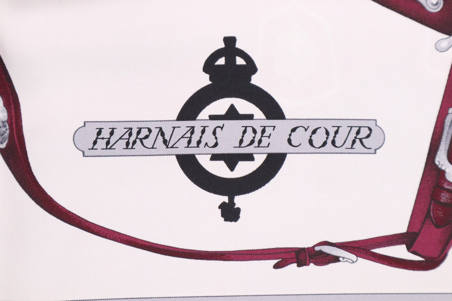 Hermes Harnais De Cour Carre 90 in Silk