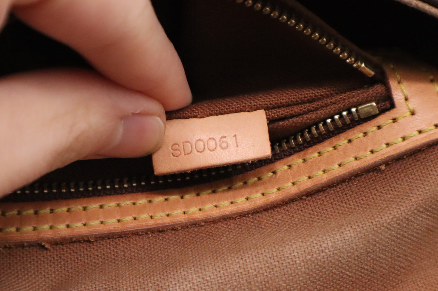 Louis Vuitton Looping PM in Monogram Canvas