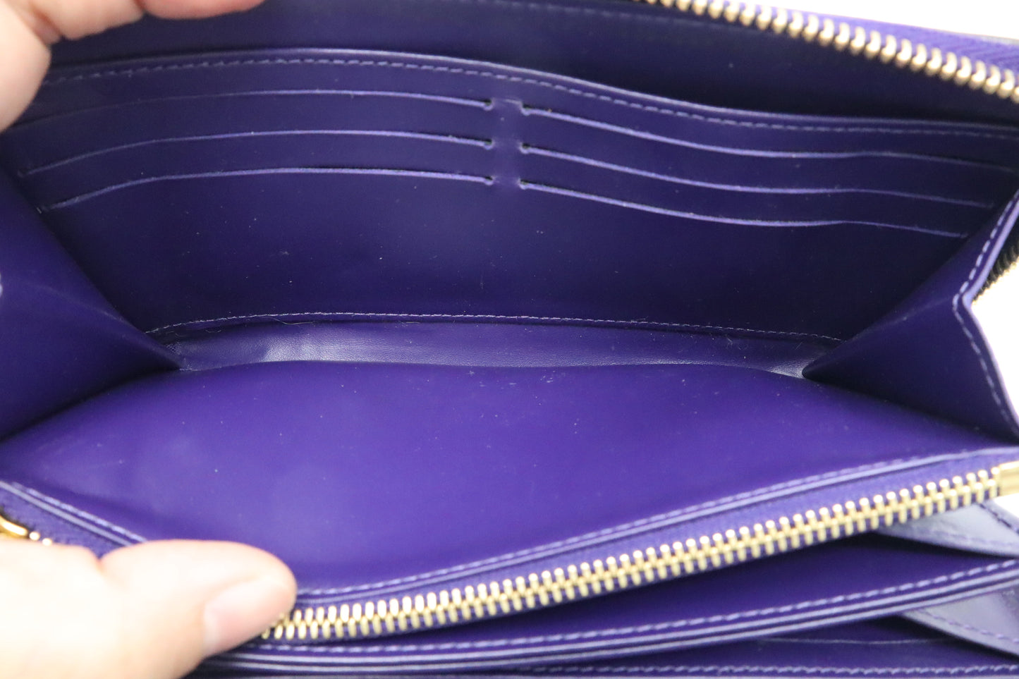 Louis Vuitton Long Zippy Wallet in Purple Vernis