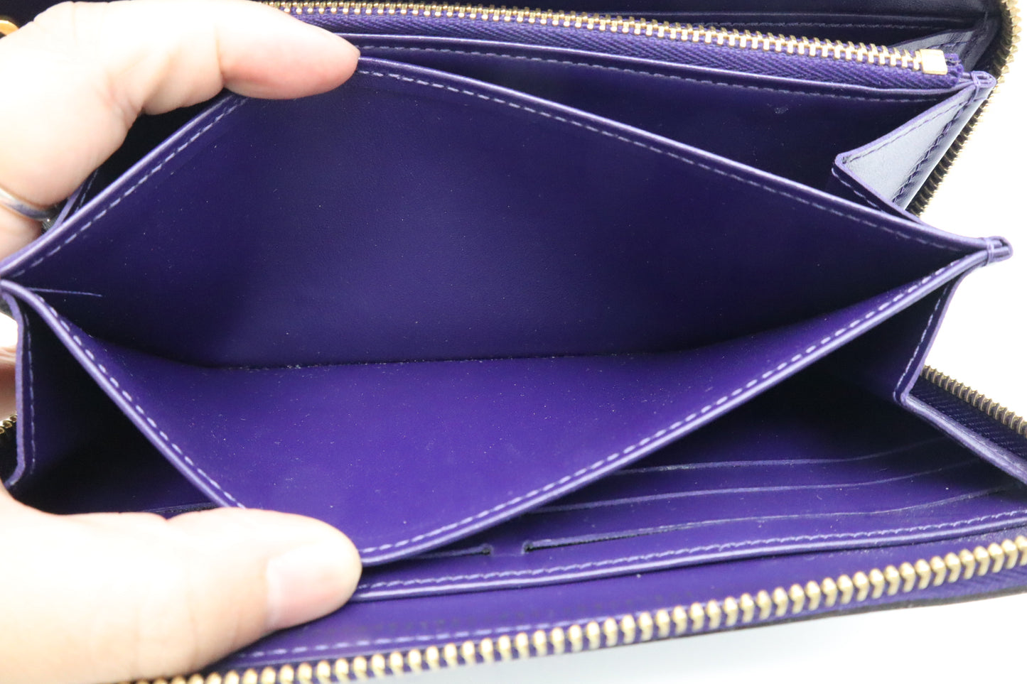 Louis Vuitton Long Zippy Wallet in Purple Vernis
