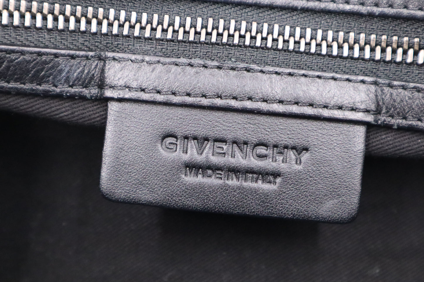 Givenchy Shoulder Bag in Greige Leather