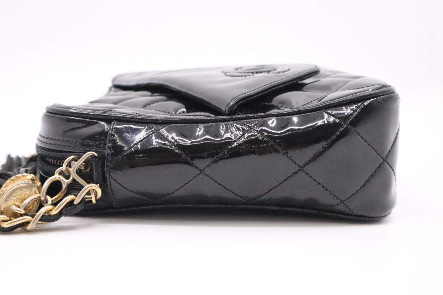 Chanel Shoulder Bag in Black Patent Leather