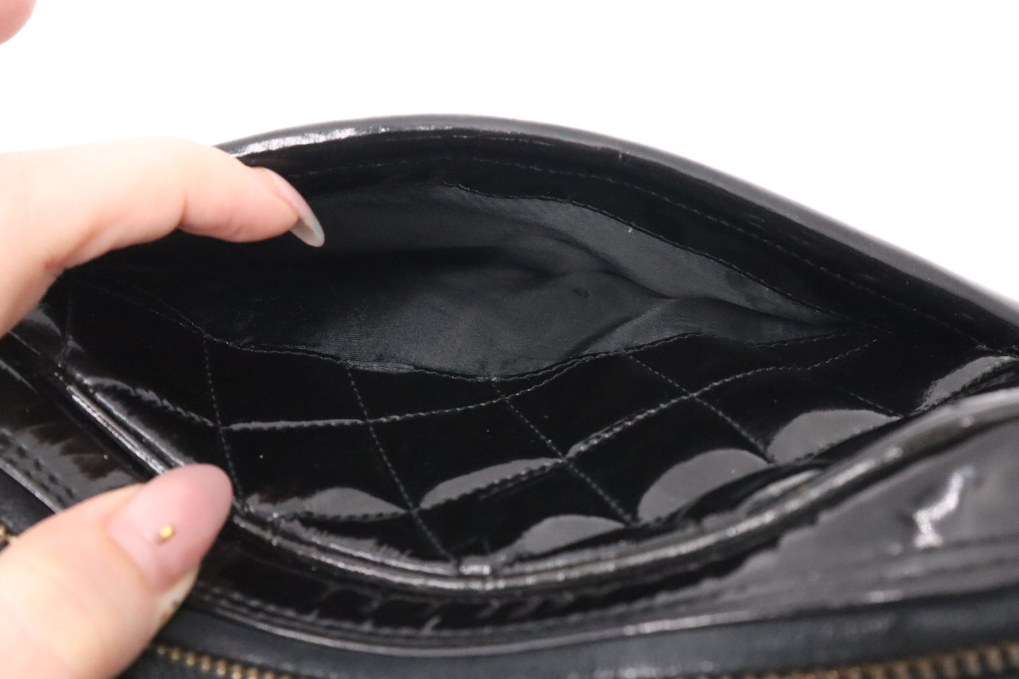 Chanel Shoulder Bag in Black Patent Leather