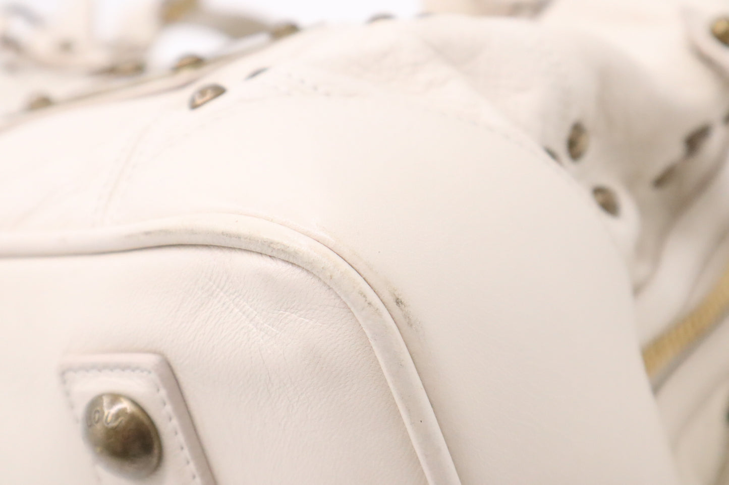 Louis Vuitton Sac Riveting in White Leather