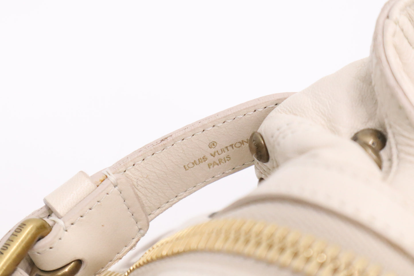 Louis Vuitton Sac Riveting in White Leather