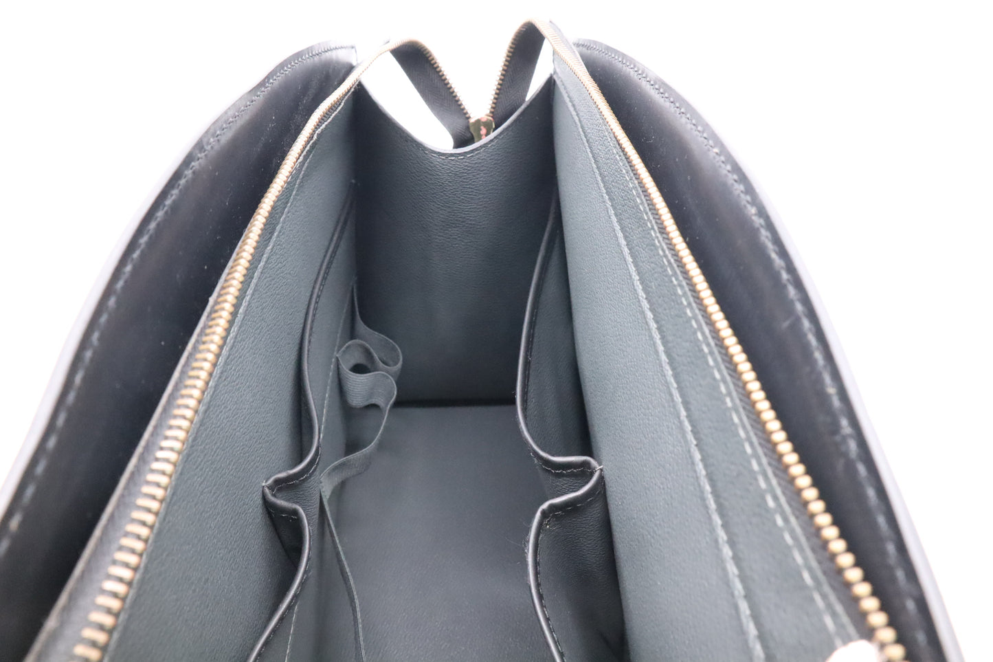 Louis Vuitton Riviera in Black Epi Leather