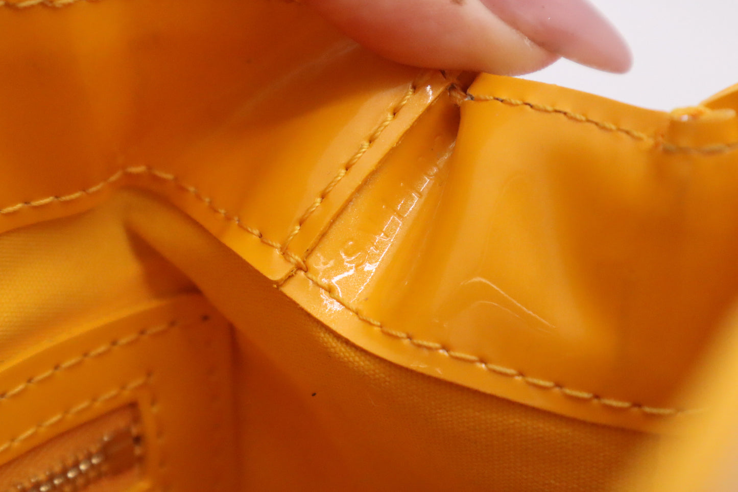 Louis Vuitton Wilshire PM in Yellow Vernis Leather