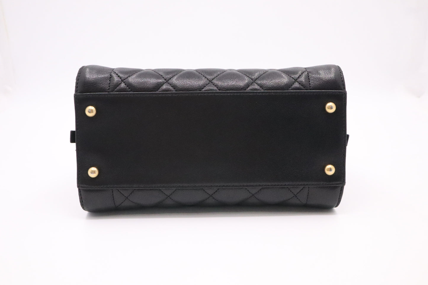 Chanel Shoulder Bag in Black Leather