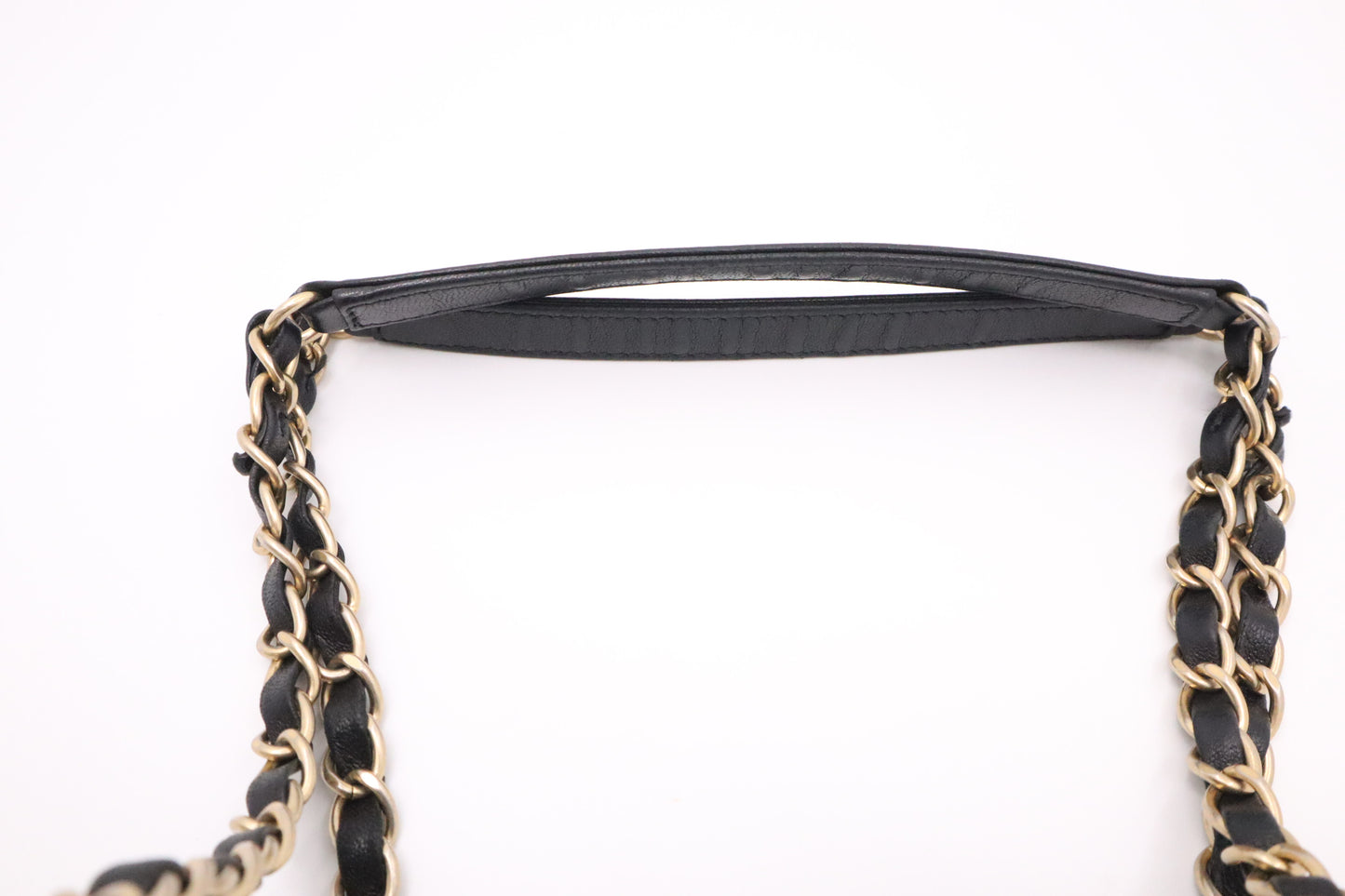 Chanel Shoulder Bag in Black Leather