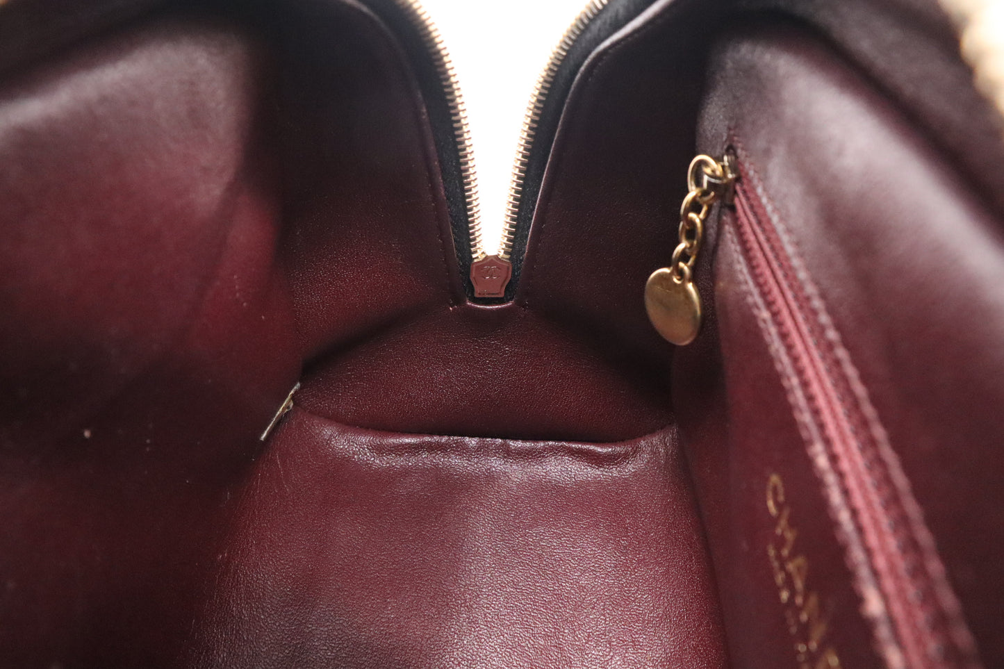Chanel Shoulder Bag in Black Leather