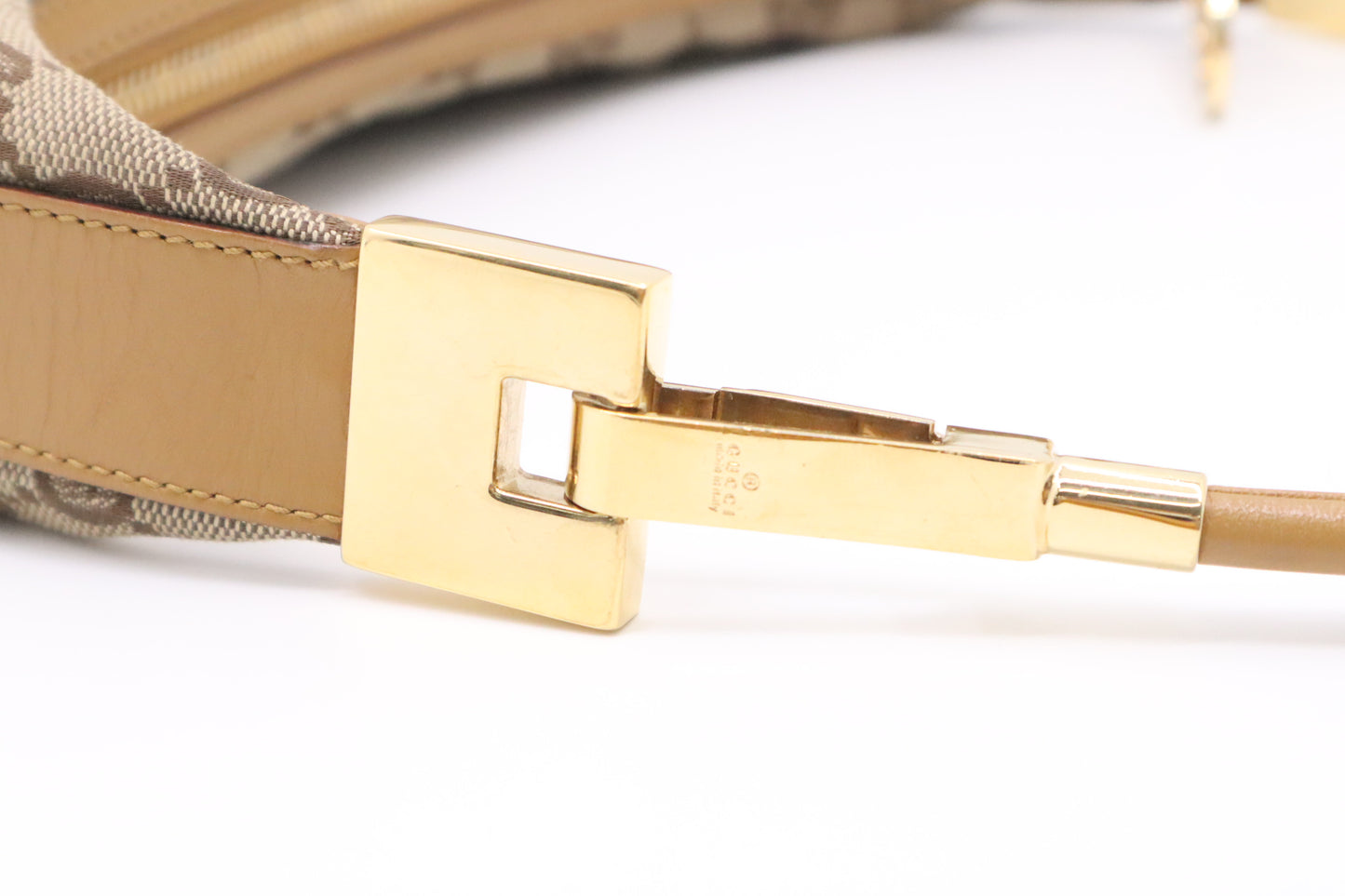 Gucci Shoulder Bag in GG Canvas & Tan Leather