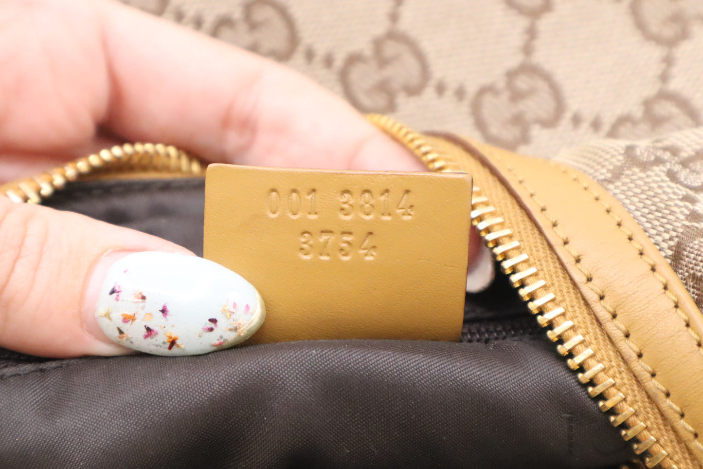 Gucci Shoulder Bag in GG Canvas & Tan Leather