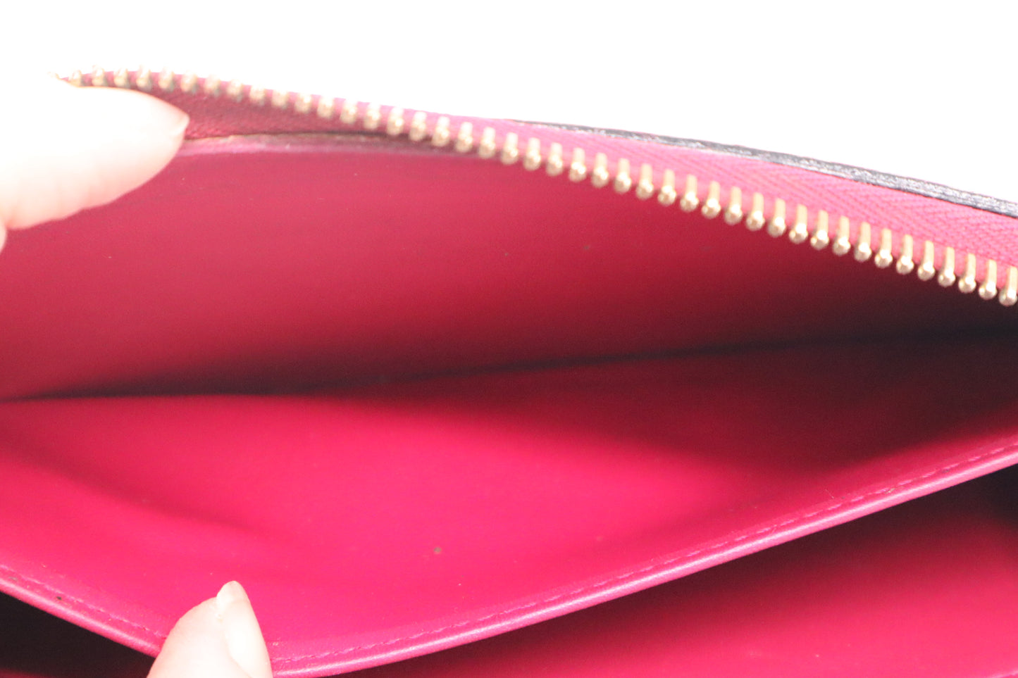Louis Vuitton Zippy Wallet in Indian Rose Vernis Leather