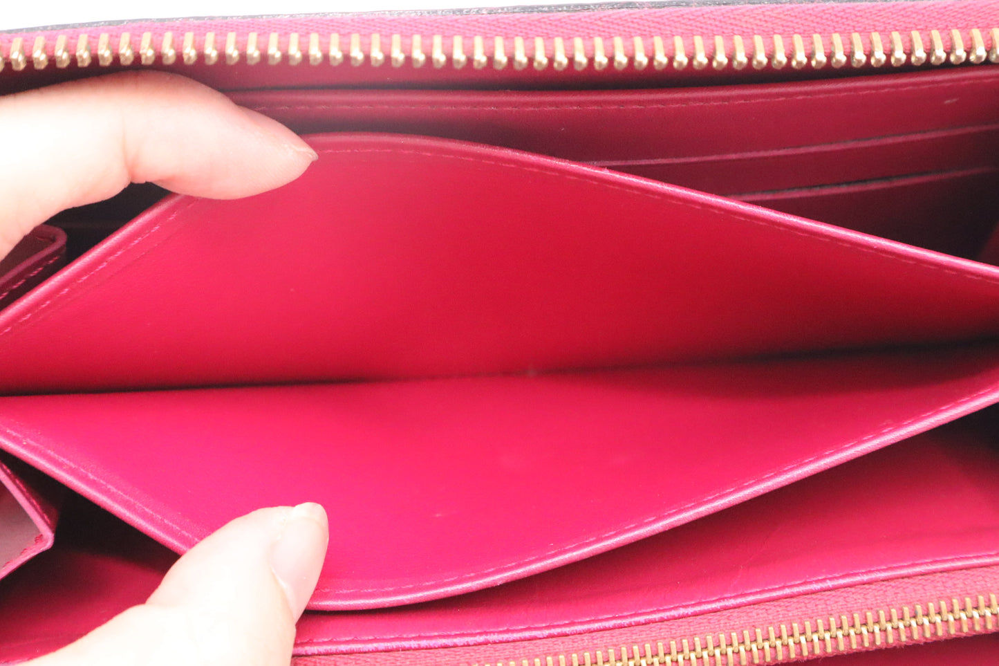 Louis Vuitton Zippy Wallet in Indian Rose Vernis Leather